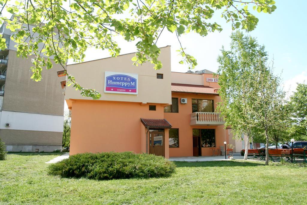 Interrum Hotel Razgrad Exterior photo