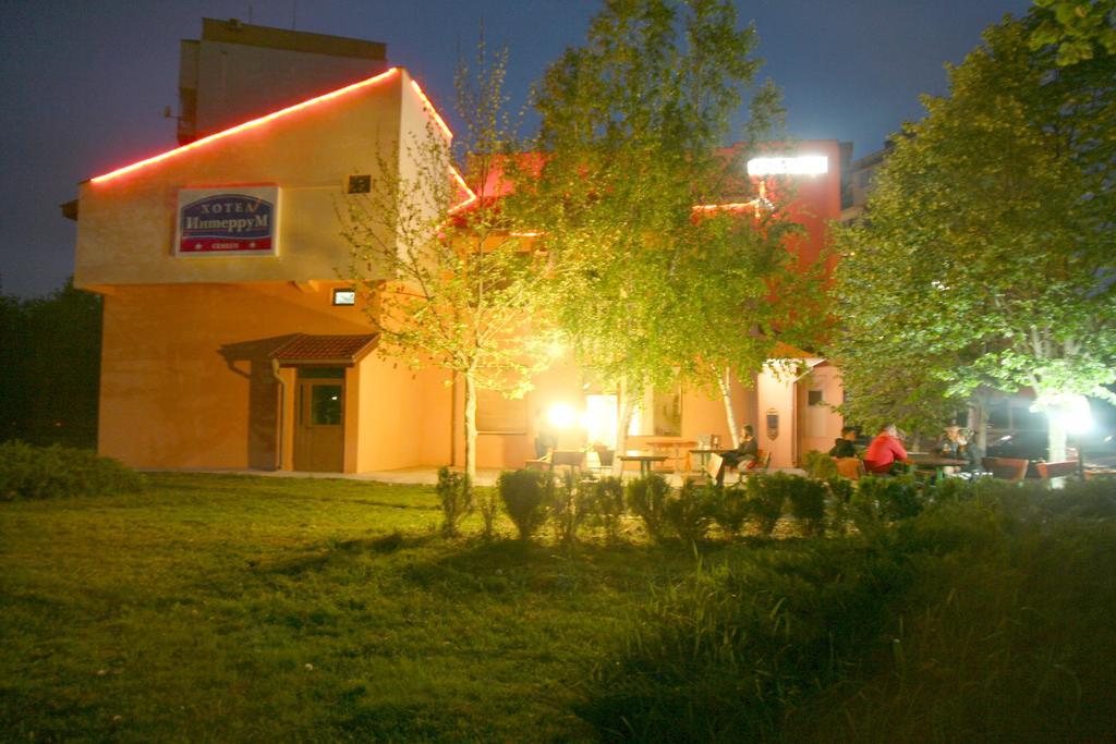 Interrum Hotel Razgrad Exterior photo