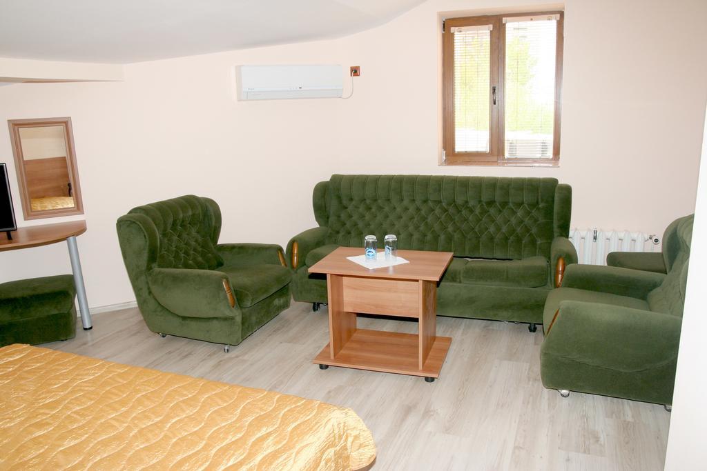 Interrum Hotel Razgrad Room photo
