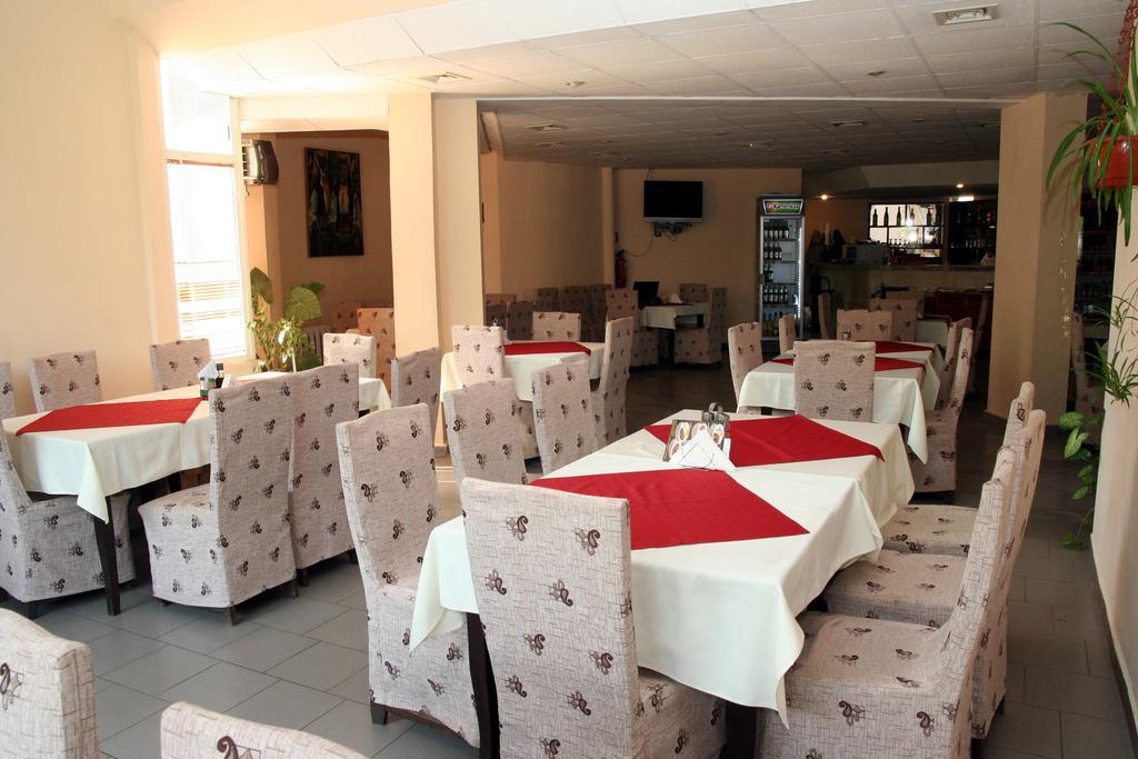 Interrum Hotel Razgrad Exterior photo