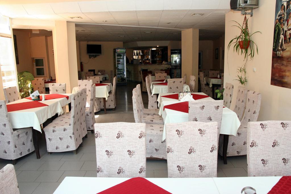 Interrum Hotel Razgrad Exterior photo