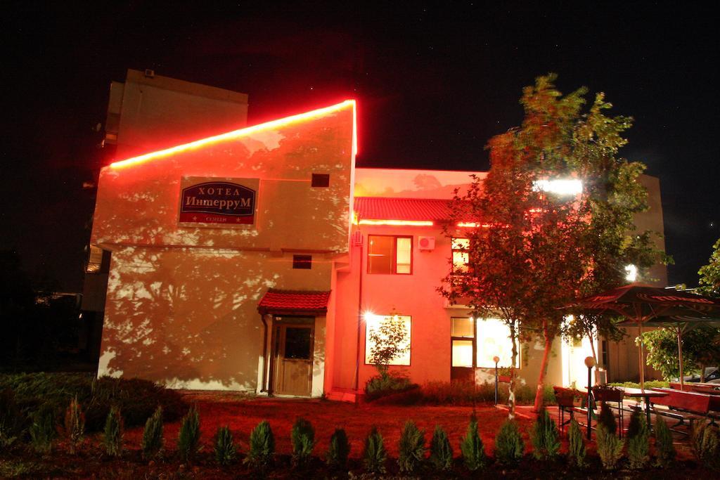 Interrum Hotel Razgrad Exterior photo