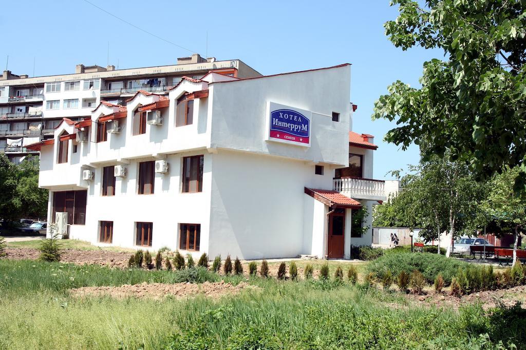 Interrum Hotel Razgrad Exterior photo