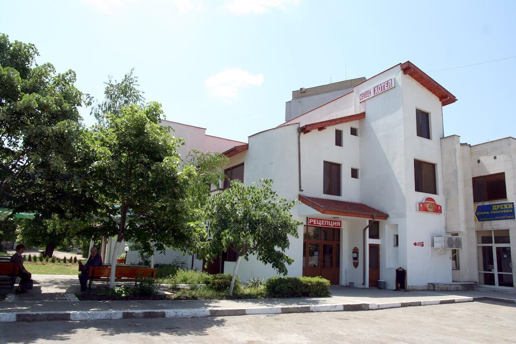 Interrum Hotel Razgrad Exterior photo