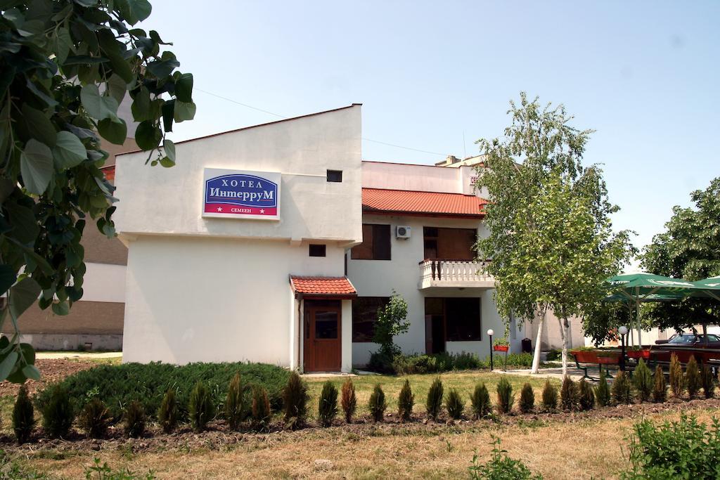 Interrum Hotel Razgrad Exterior photo
