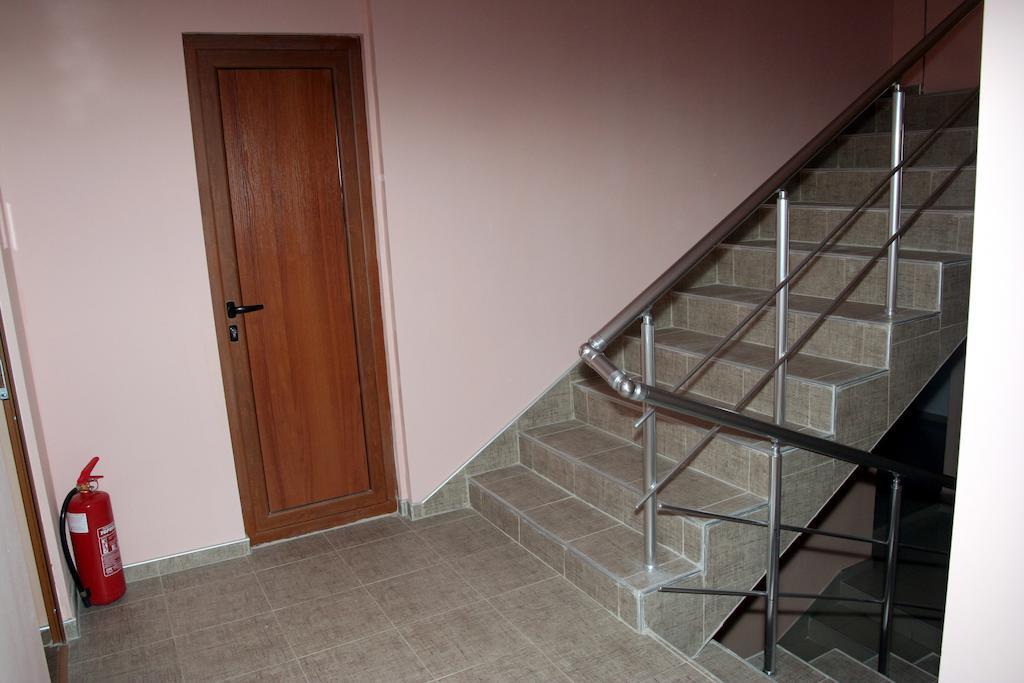 Interrum Hotel Razgrad Exterior photo